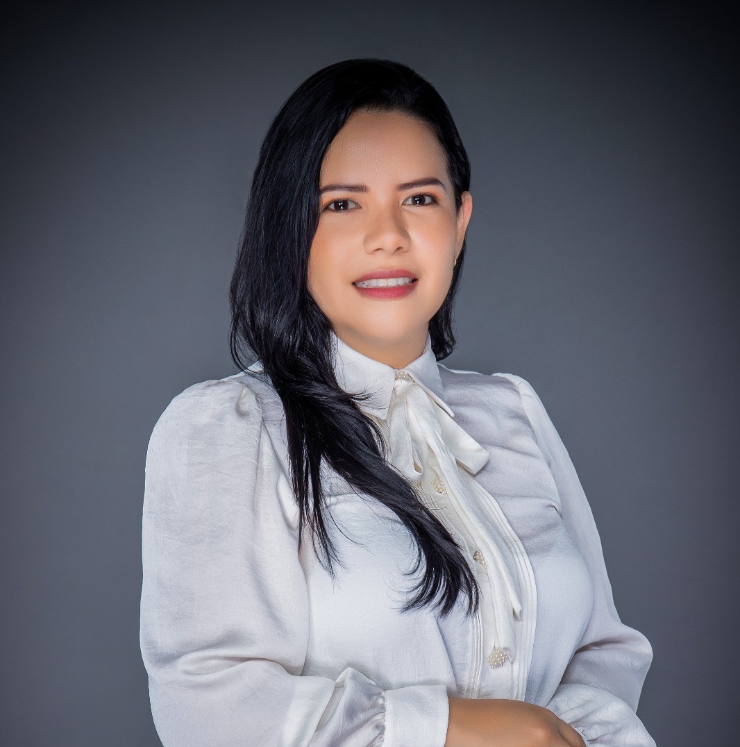 JESENIA MARCELA LUZURIAGA AMADOR